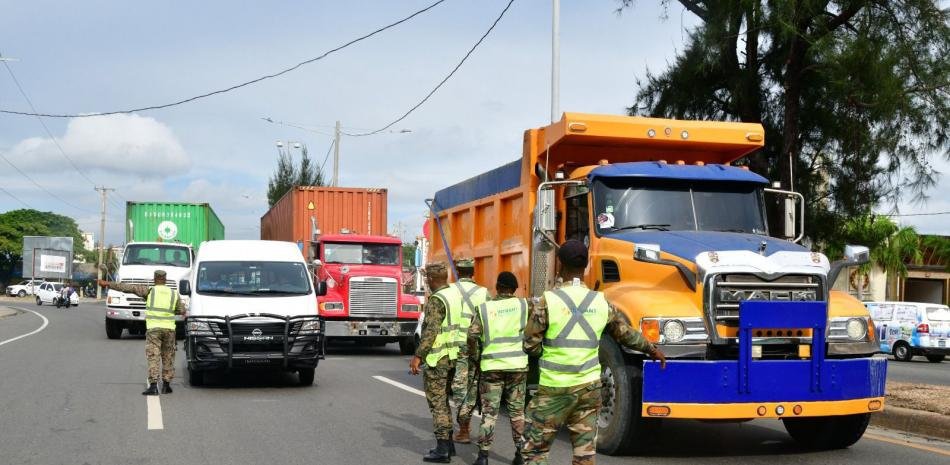 Intrant admite con nuevo respaldo el peso del caos vial por circulación de carga en horas pico