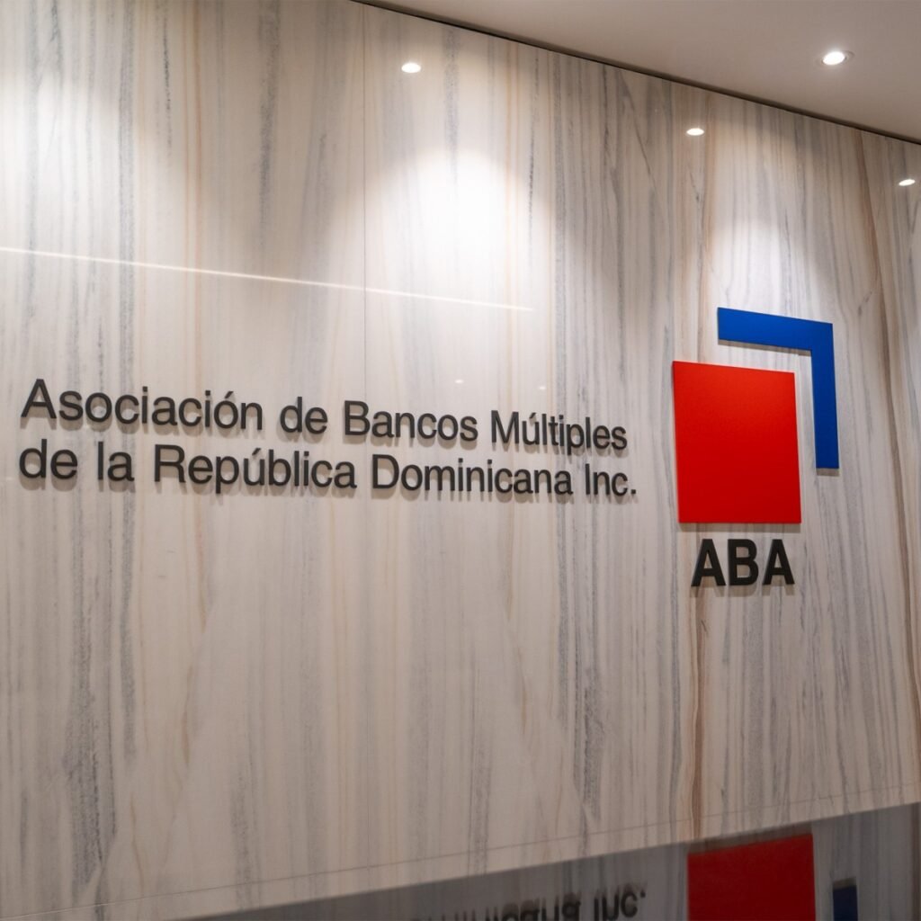 La banca supera la media salarial nacional y mantiene alta formalidad en el empleo