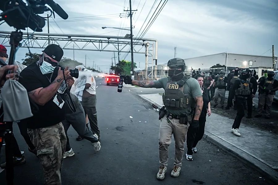 Llevan ante un juez denuncias por trato «inhumano» a inmigrantes en 26 Federal Plaza