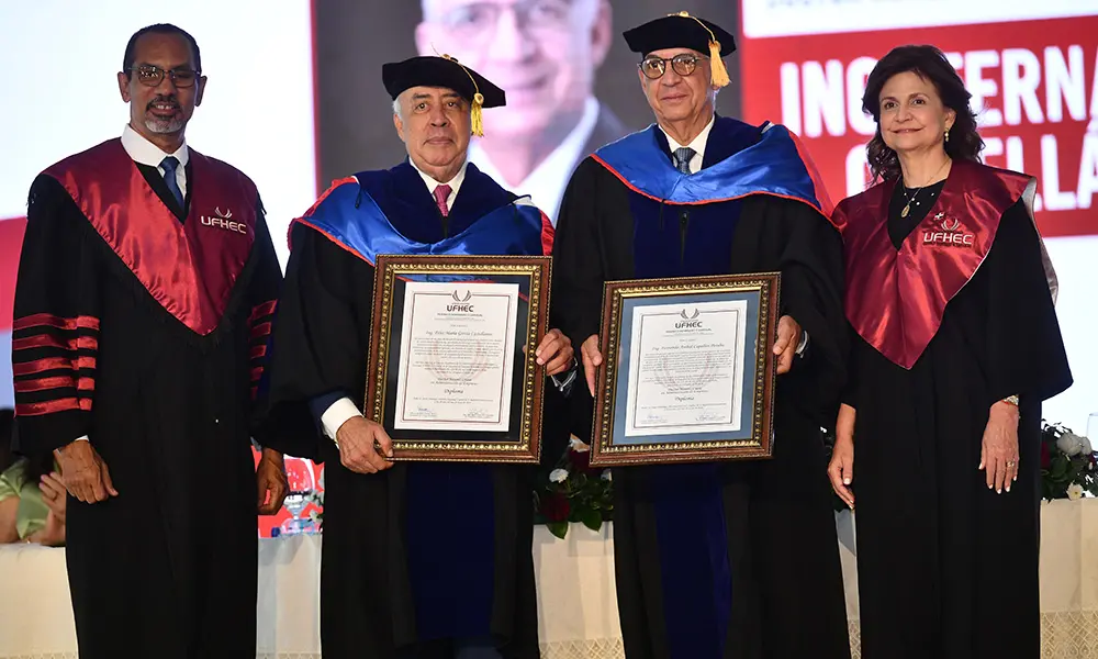 UFHEC distingue a Félix María García Castellanos en graduación marcada por la presencia de Raquel Peña
