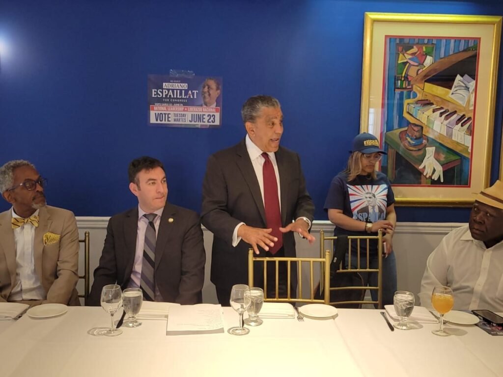 Espaillat exige más inversión federal ante fallas persistentes en viviendas de NYCHA