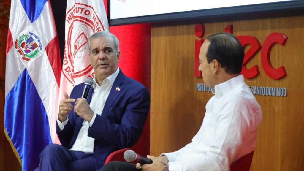 Abinader plantea rezagos en agua, electricidad y respaldo a Mipymes en acto del Intec