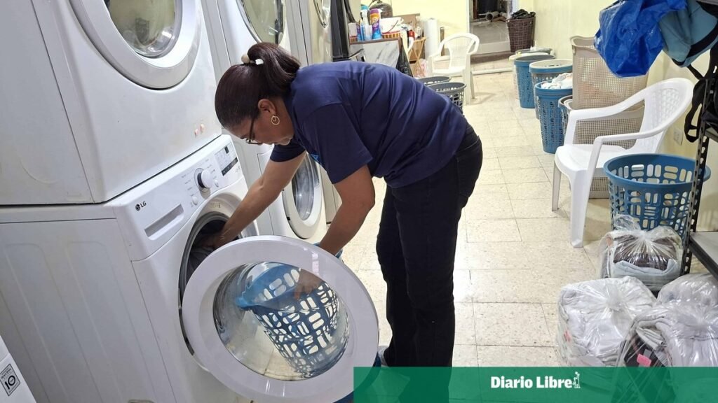Las lavanderías por libra ganan terreno en Santo Domingo y empujan a pagar por lo básico