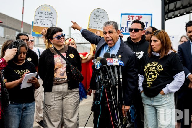 Espaillat denuncia condiciones “inhumanas” en centro migratorio de Nueva Jersey tras inspección