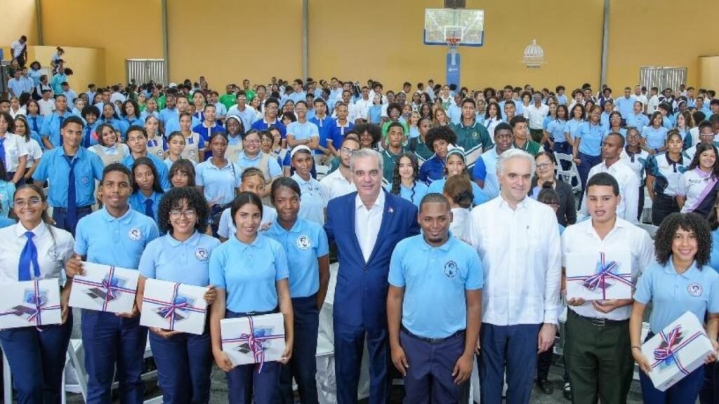 Abinader reconoce límites del Estado en la vigilancia escolar durante actividad con alumnos en SDO
