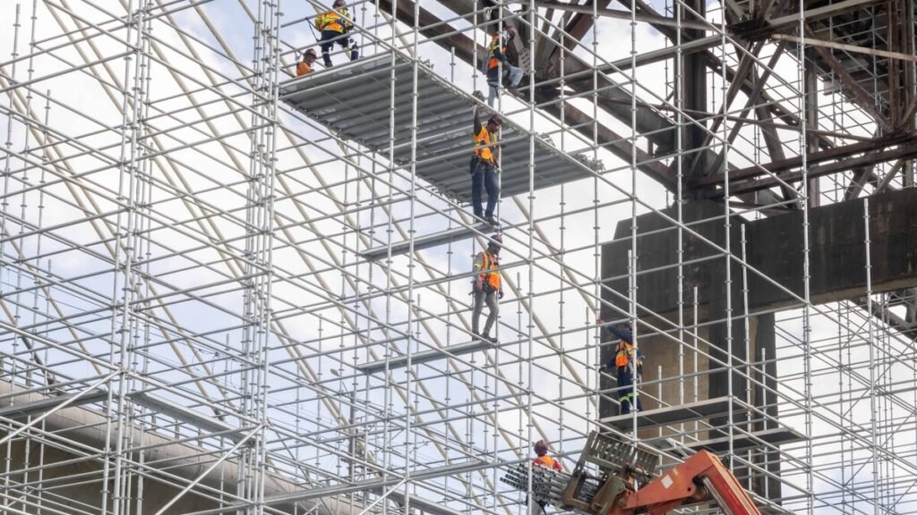 Puente de la 17: las obras se mueven, pero siguen los reclamos por desalojos y compensaciones