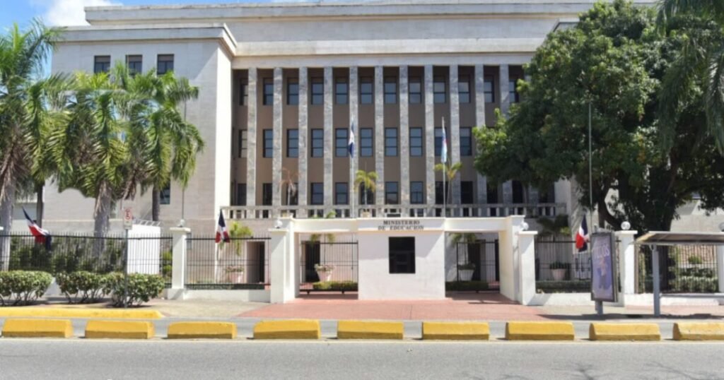 La evaluación docente alcanza el 95.4 %, pero sigue sin precisarse su impacto en la calidad educativa