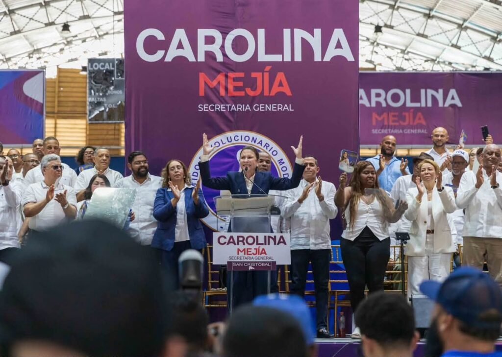 Carolina Mejía impulsa su aspiración presidencial en San Cristóbal en un acto del PRM marcado por la continuidad oficialista