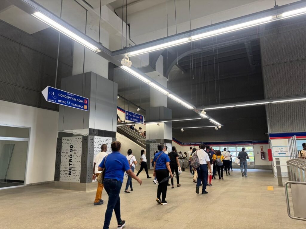 Sigue la disparidad en el cobro de la Línea 2C del Metro mientras persisten dudas sobre su operación