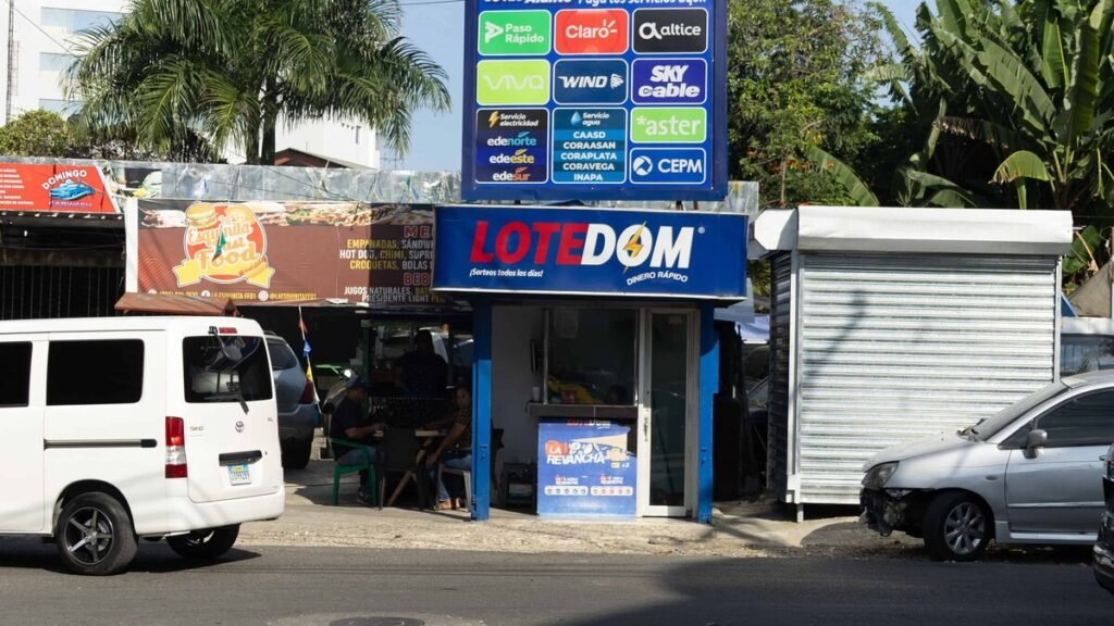 La banca de Lotedom en Los Jardines reabre la discusión sobre el uso del espacio peatonal