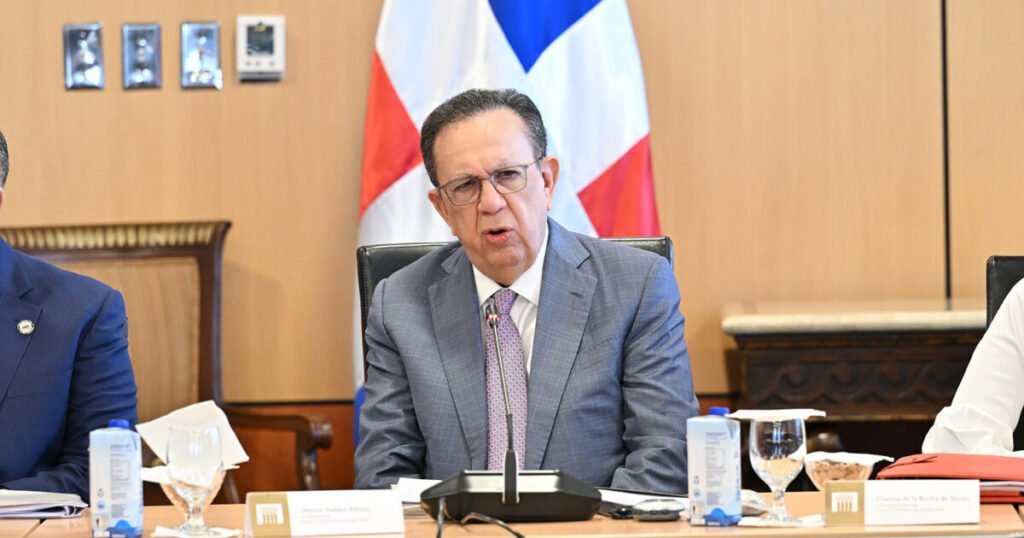 El FMI comienza a examinar la economía dominicana en un entorno externo de incertidumbre y con el Gobierno defendiendo su fortaleza
