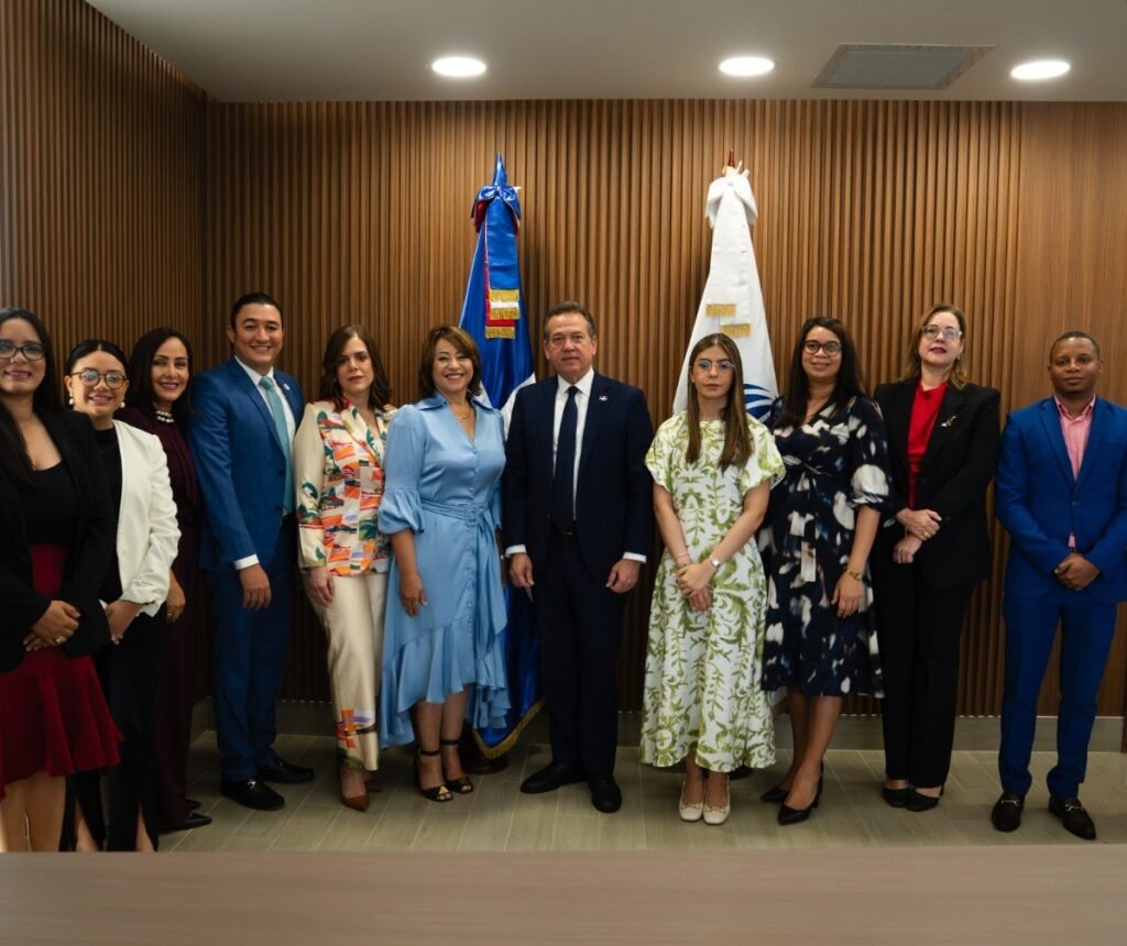 Acuerdo para evaluar crédito alternativo expone trabas que aún dejan fuera de la vivienda formal a miles de familias