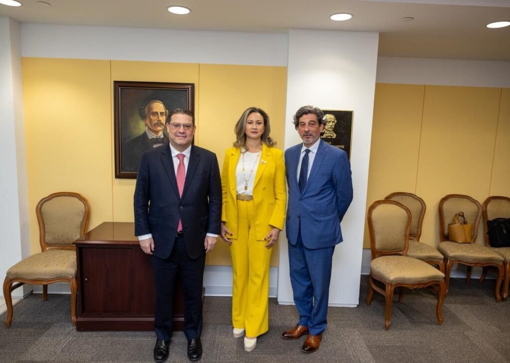 MICM y The Trust for the Americas lanzan piloto de IA para 50 pymes con foco en resultados medibles