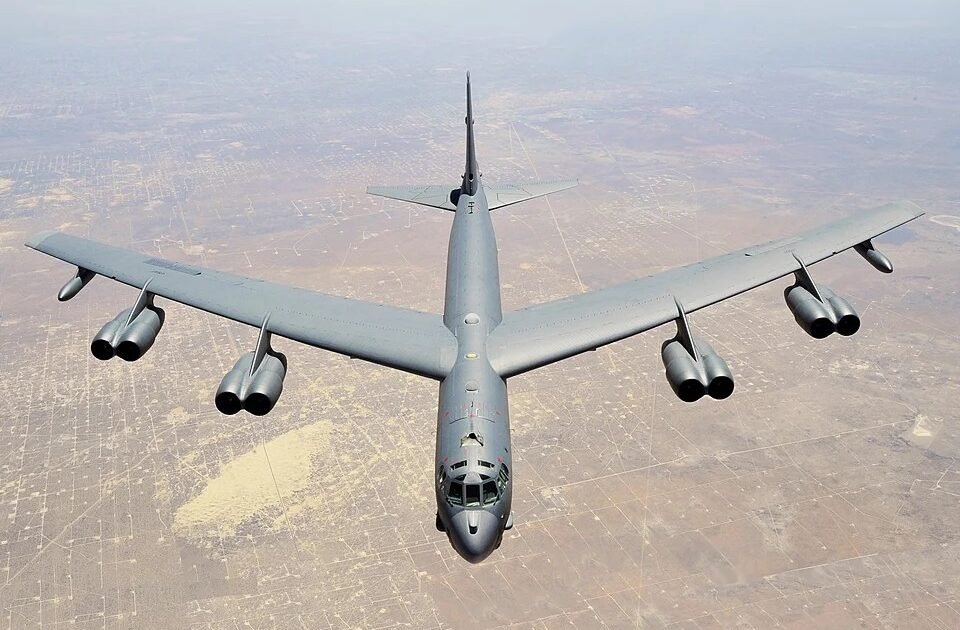Un B-52 se estrella en California y deja en suspenso datos clave del siniestro