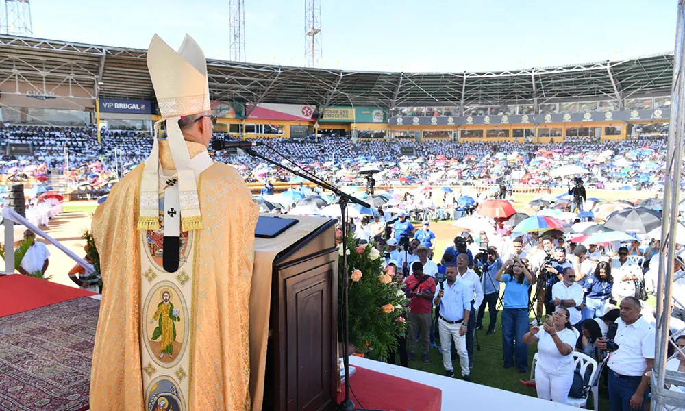 Arzobispo de Santiago pide reforzar el respeto ante la violencia y la salud mental