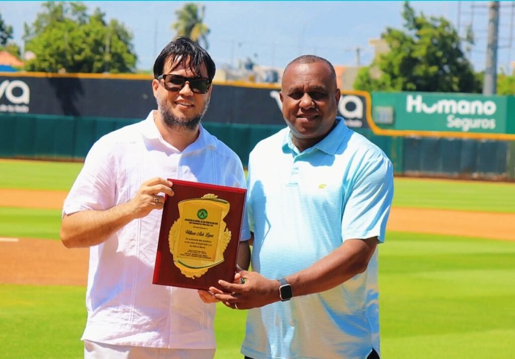 William Aish recibe homenaje y resalta el rol de la prensa en el deporte de SPM
