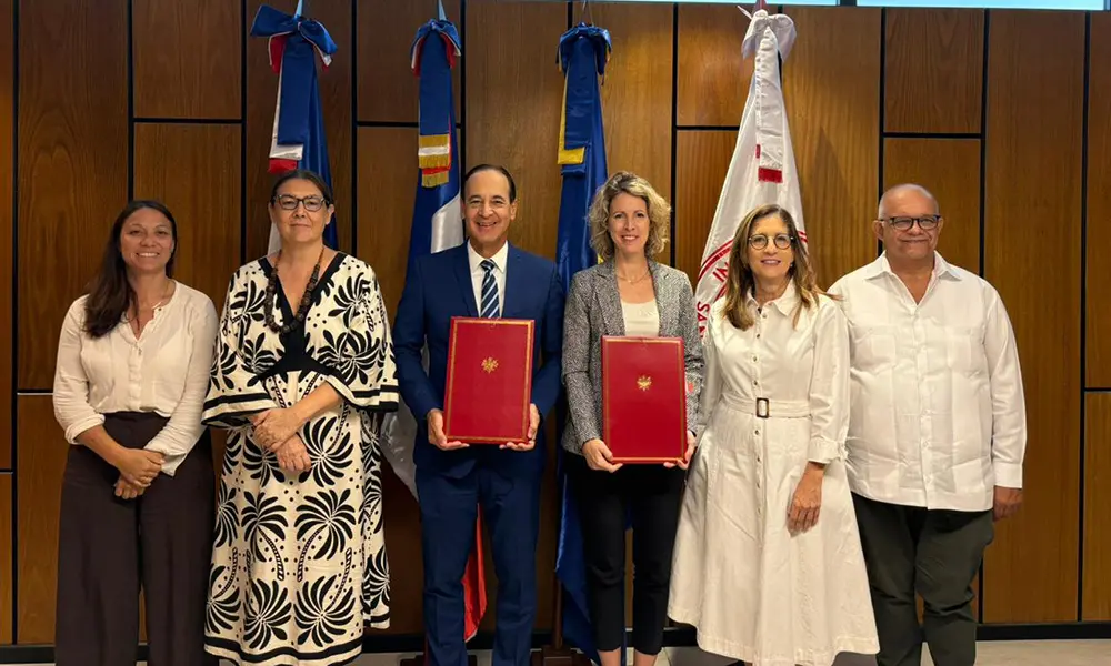Francia impulsa un proyecto regional sobre sargazo con coordinación del Intec en Dominicana