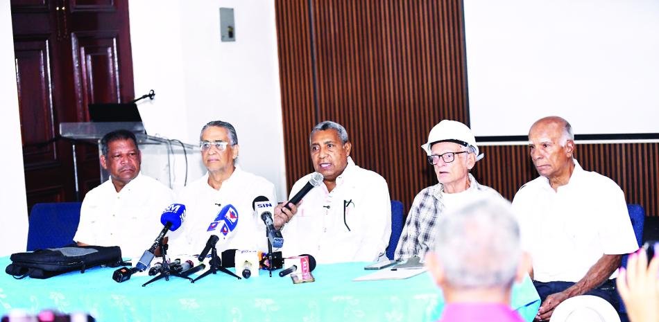 Codia reclama pago de honorarios y la puesta en marcha real de la Ley 16-26