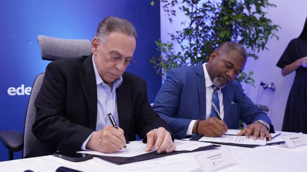 CUED adjudica 325.69 MW renovables con baterías y deja bajo examen su impacto en las EDE