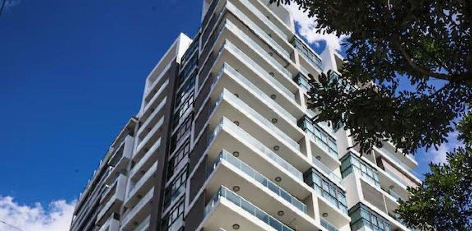Hallan dos personas fallecidas en torre de Piantini y el caso sigue sin explicación concluyente