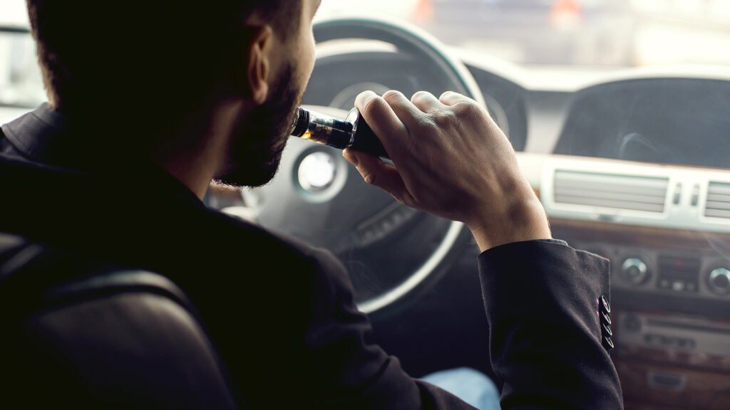 El vapeo altera miles de genes en la boca y plantea un desafío mayor para su control