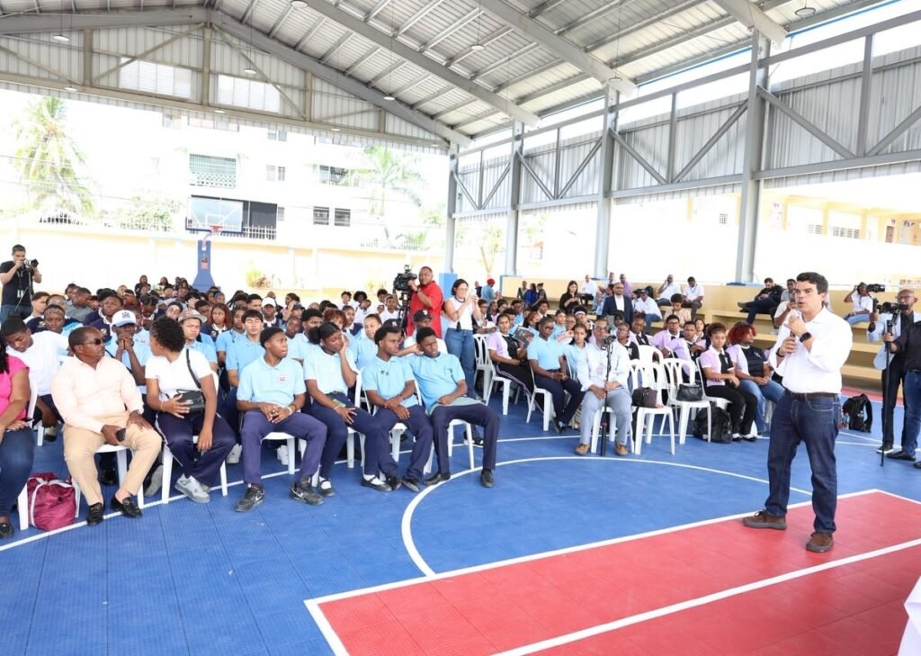 Boca Chica presenta plan de saneamiento entre anuncios oficiales y reclamos por avances