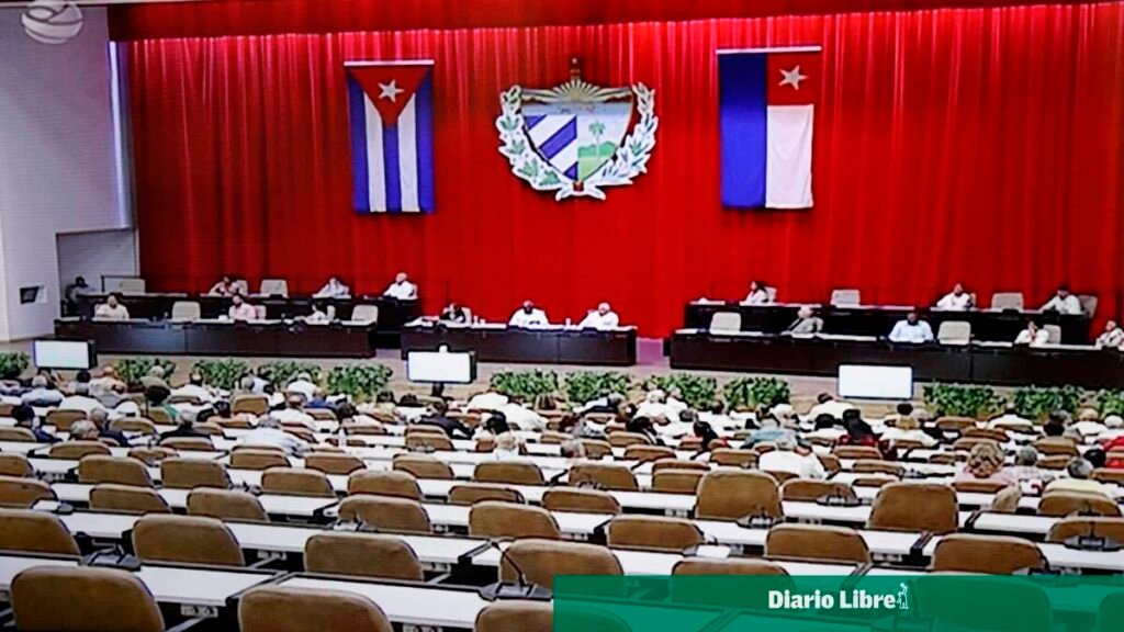 Díaz-Canel impulsa en una semana 176 reformas para responder a la crisis cubana