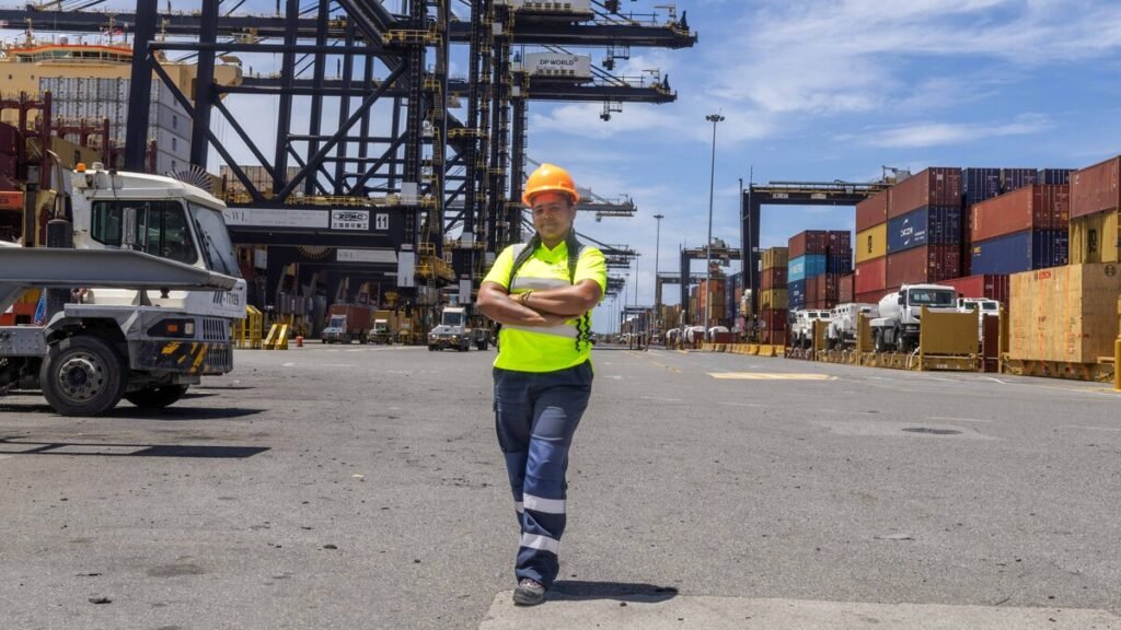 DP World y la ruta de Claudia Medina: una historia de avance marcada por cargas familiares y prejuicios