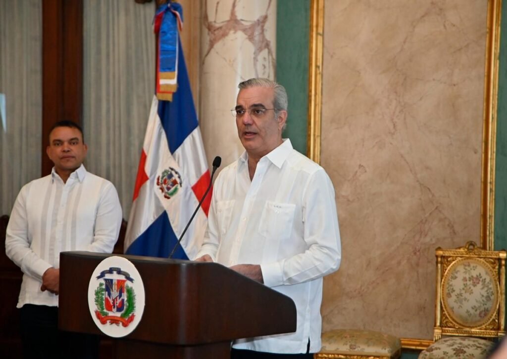 Abinader promete tres nuevas unidades de salud mental en prisiones y admite la gravedad del problema carcelario