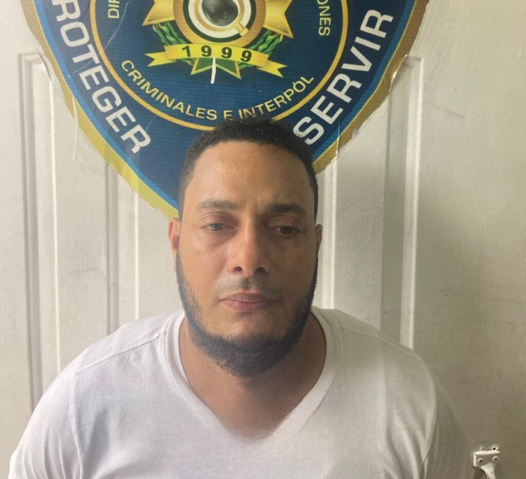En Monte Plata detienen a un acusado de homicidio que era requerido por dos órdenes de arresto