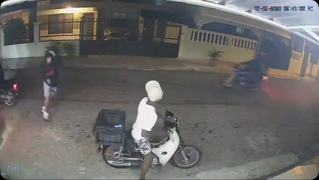 Asalto grabado a delivery en Alma Rosa I vuelve a poner la seguridad de Santo Domingo Este bajo la lupa