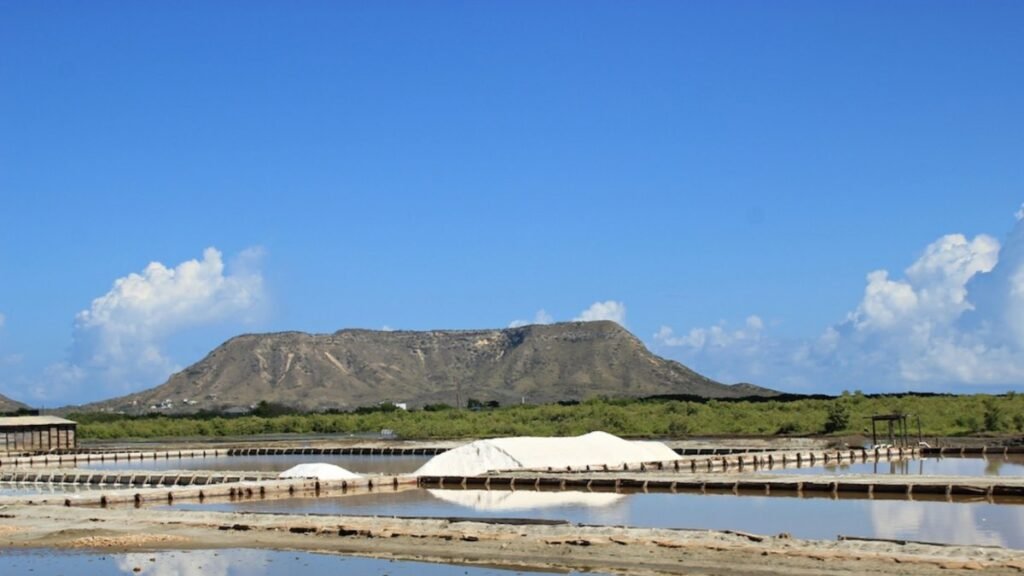 Montecristi destaca por su resiliencia, pero el empleo y la pobreza siguen marcando la agenda
