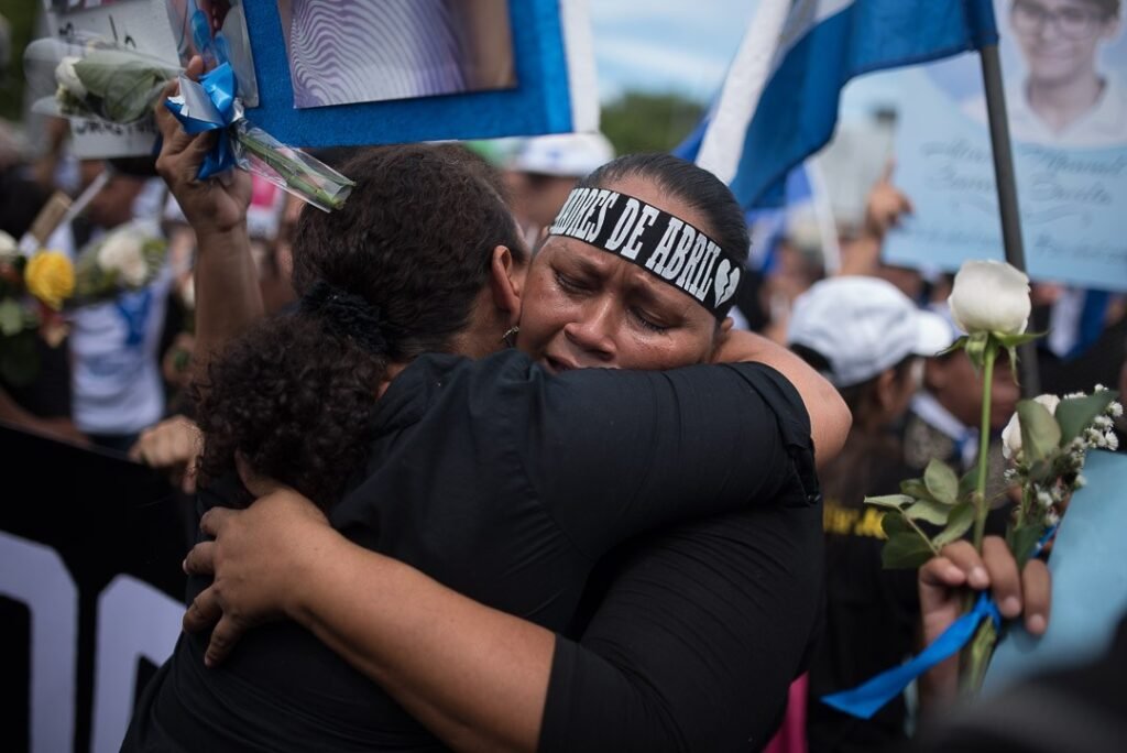 Exiliados nicaragüenses en Costa Rica reiteran pedido de justicia por la ‘Masacre del Día de las Madres’