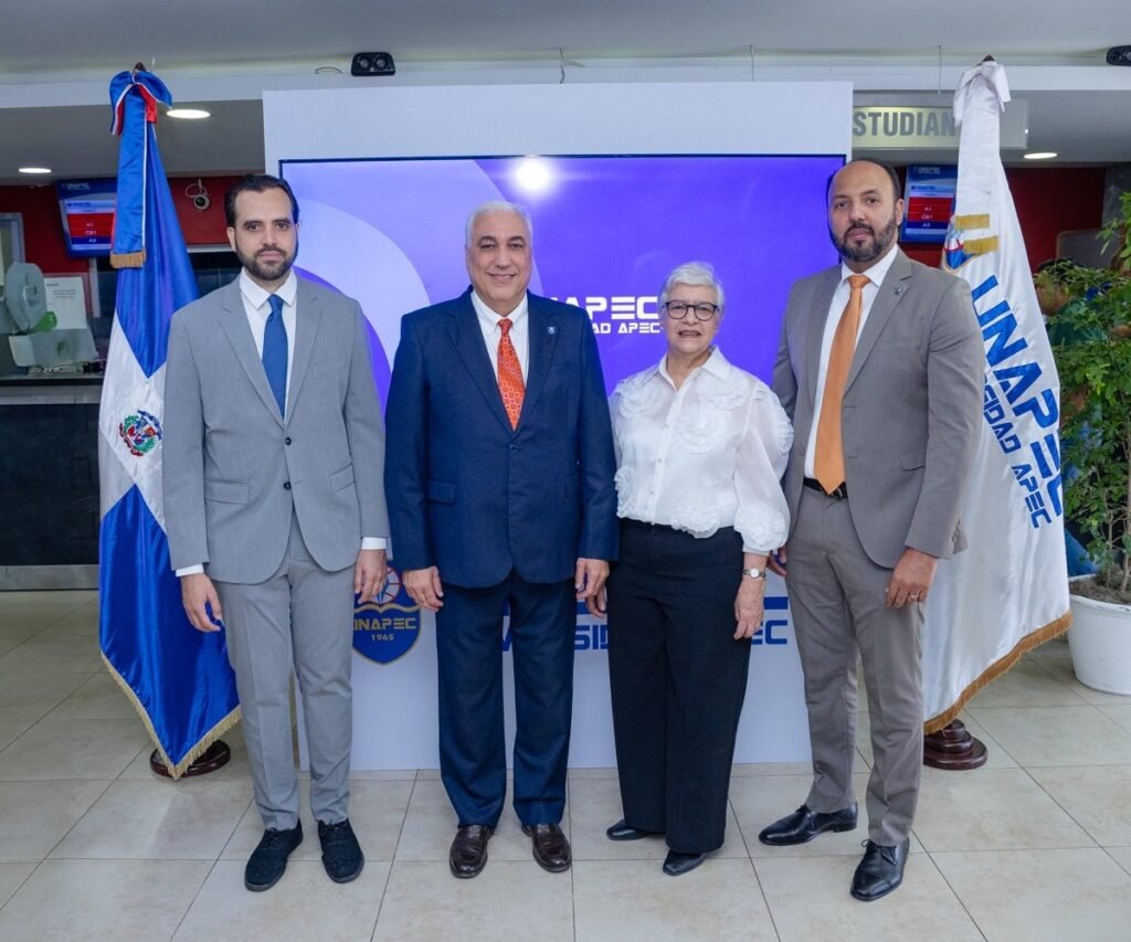 Unapec inaugura su feria laboral y lanza una plataforma para conectar talento con vacantes