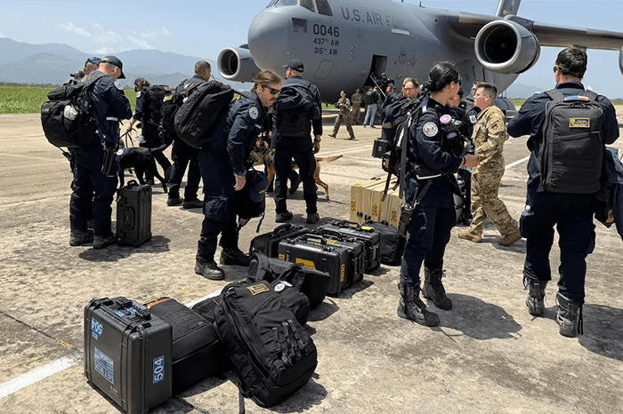 EE.UU. refuerza con más de 200 militares y aeronaves su despliegue en Venezuela tras los terremotos
