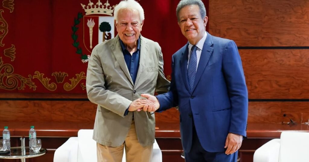 Leonel Fernández llama a reforzar la articulación iberoamericana ante el “caos mundial”