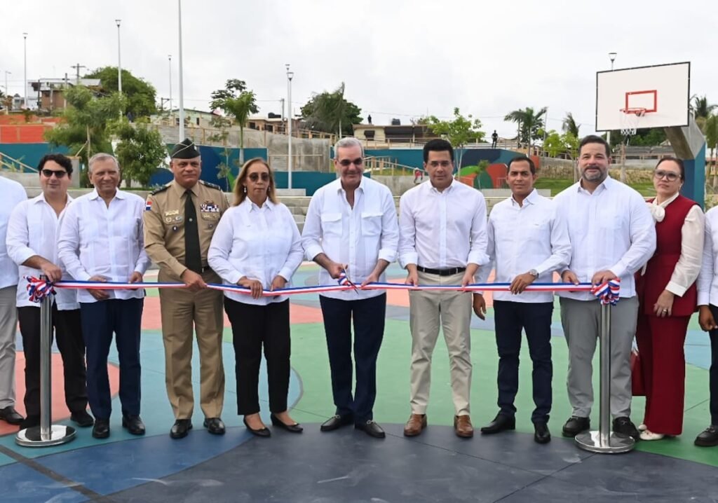 Abinader y Collado abren en Haina el Bulevar de la Salud, una obra de RD$165 millones con desafío de conservación