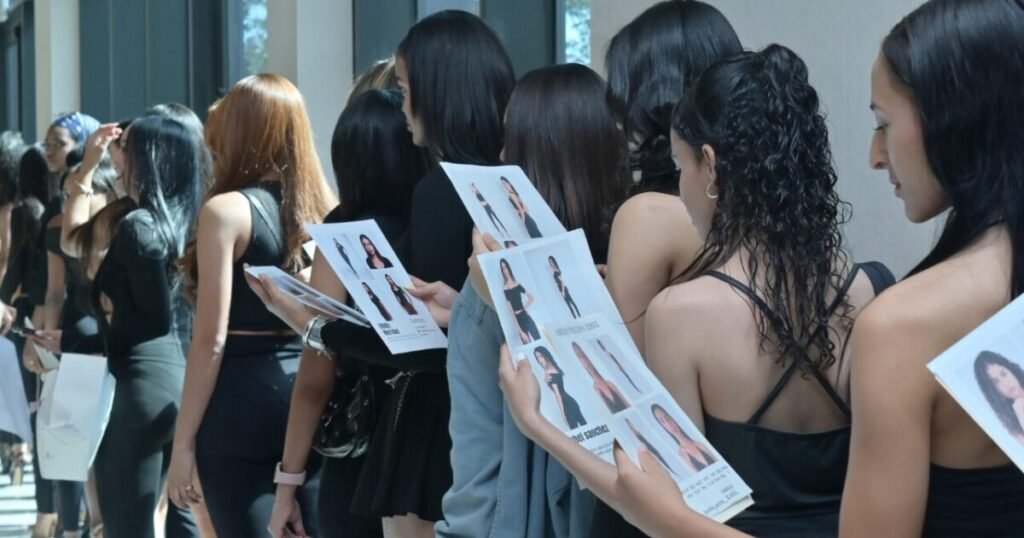 El alcalde acompaña el casting de Santiago Fashion City y pone el foco en el apoyo institucional