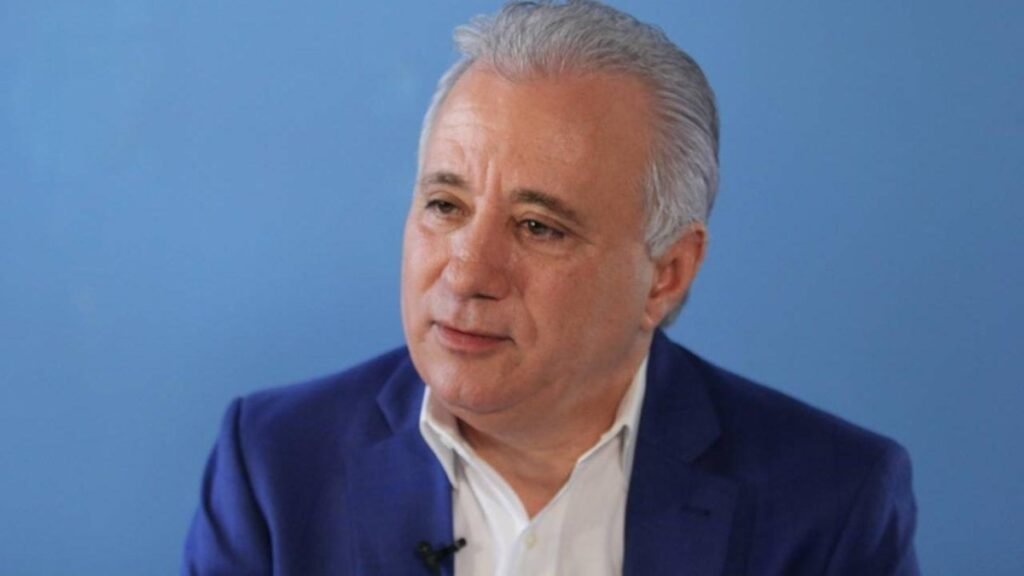 Senador independiente vuelve a poner en discusión reformas pendientes y su impacto social