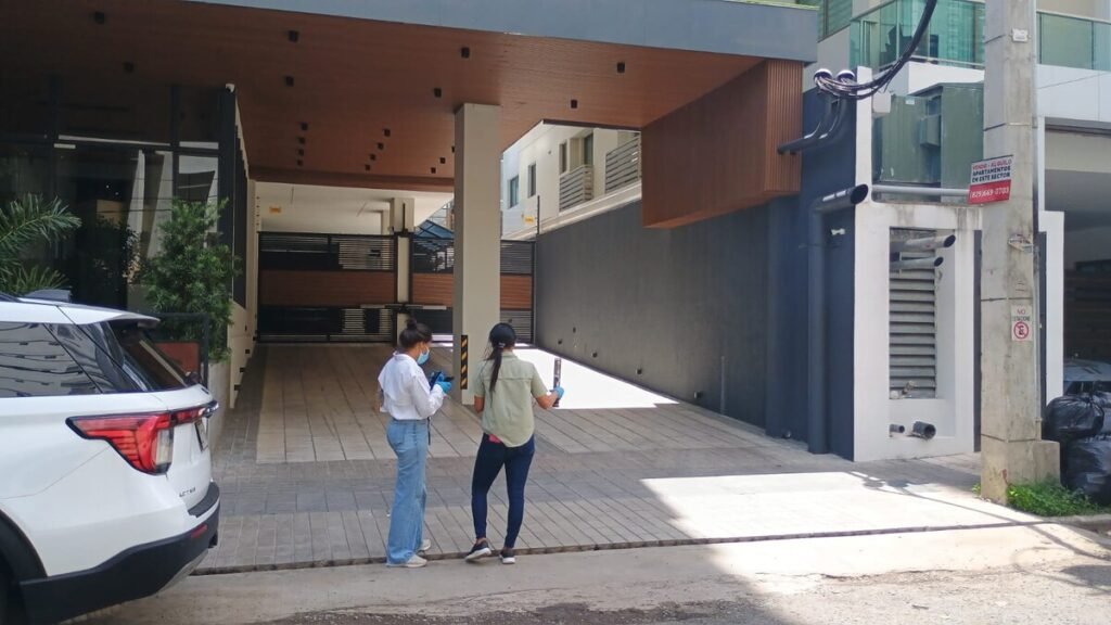 Pruebas en la torre de Piantini no confirman la versión inicial sobre la muerte de madre e hijo