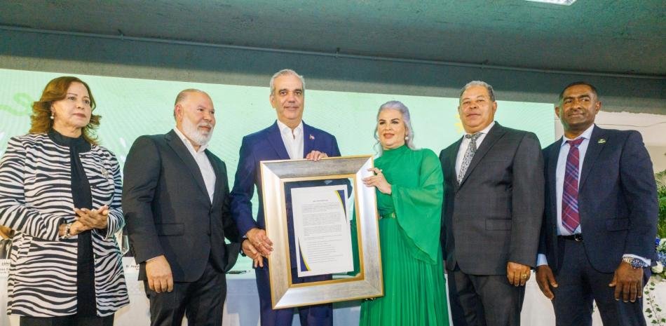 Abinader reconoce presión sobre Santiago y anuncia obras para agua e infraestructura