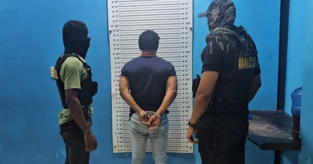 La Romana: dos arrestos dejan al descubierto expedientes de cocaína y un condenado que seguía prófugo