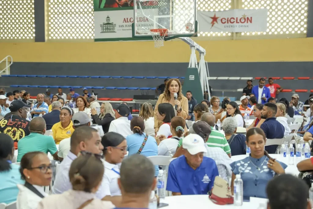 San Juan recibe a Supérate con reclamos por más cobertura y ayudas mayores