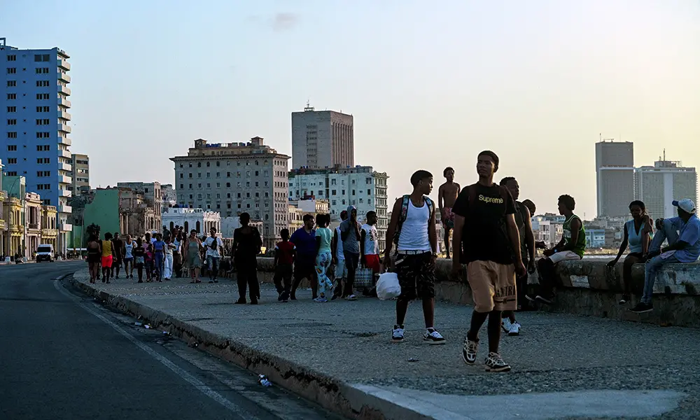Cuba acusa a EE.UU. tras la quinta caída del sistema eléctrico en 2026 y el apagón vuelve a golpear a hospitales y familias