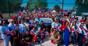 Dominicanos en Toronto estrenan su diamante tras una década de organización y esfuerzo
