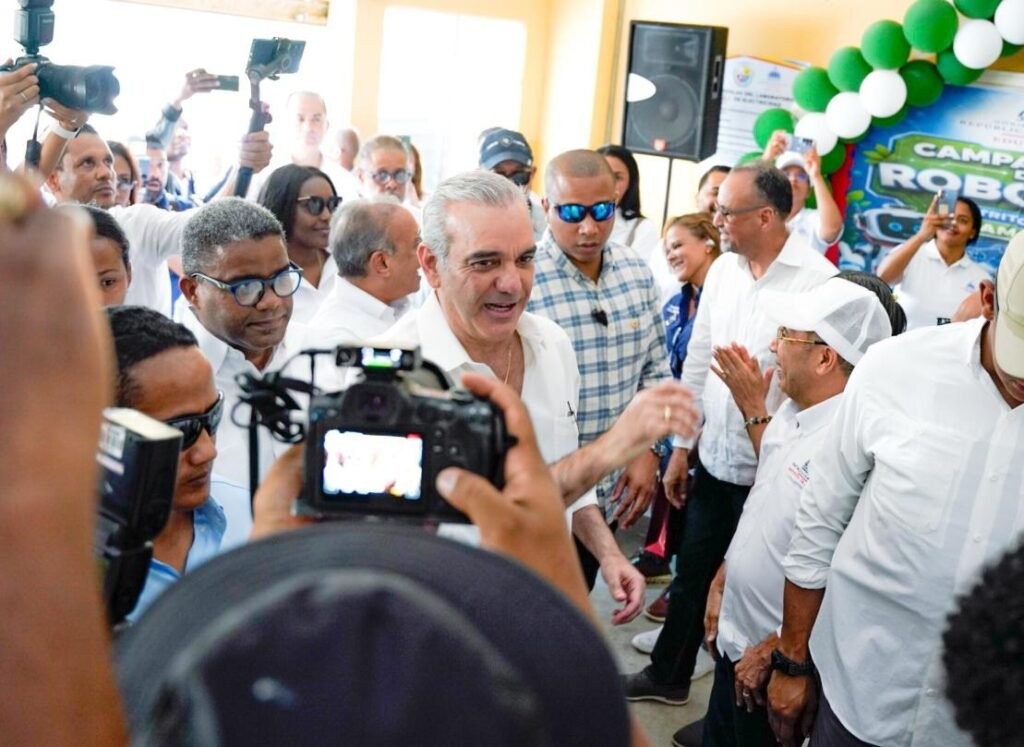 Abinader encabeza en Samaná la jornada “Primero Tú” y vuelve la atención sobre la respuesta estatal