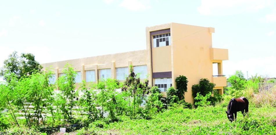 A un mes del año escolar, liceo de Villa Mella expone rezago de gestión y reclamos sin respuesta
