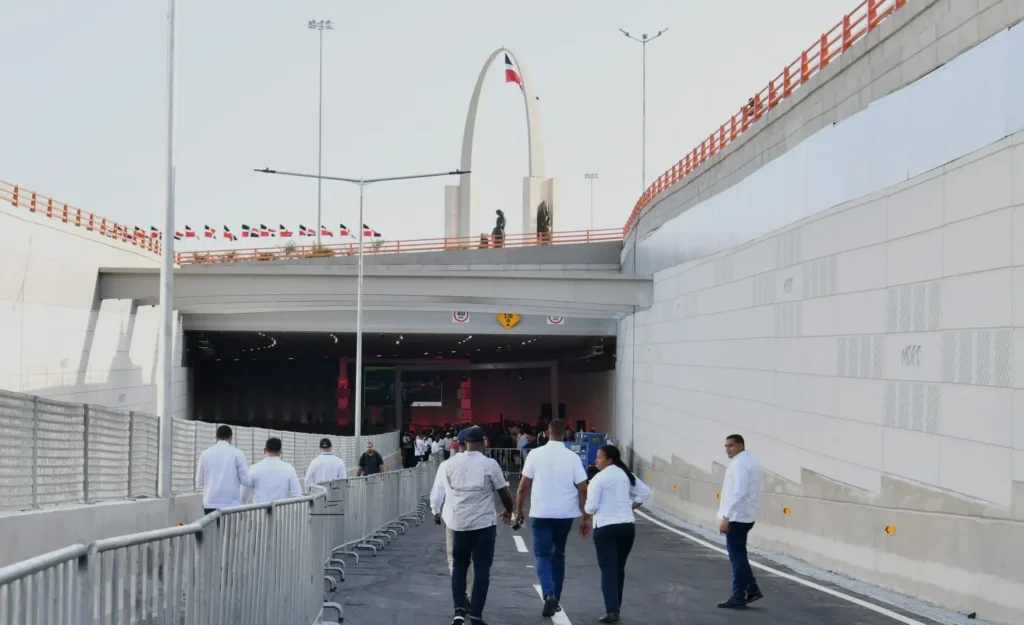 Plaza de la Bandera estrena túnel y el Gobierno apuesta a descongestionar uno de los nudos más críticos del Gran Santo Domingo