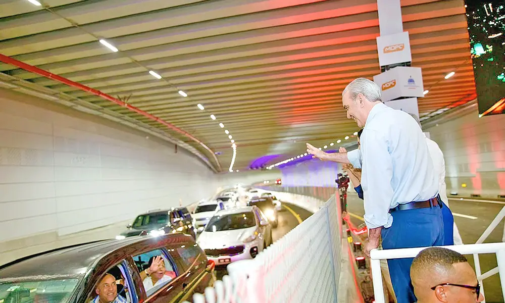 Abinader inaugura el túnel de Plaza de la Bandera y una obra de RD$3,300 millones queda bajo la lupa