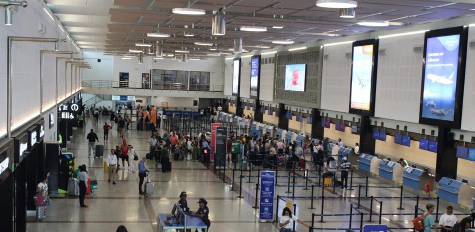 Lo frenan en el AILA: cae acusado de homicidio cuando iba rumbo a Bogotá